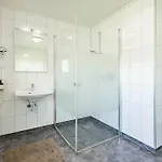 Gjestgiverier Ramberg Gjestegård *